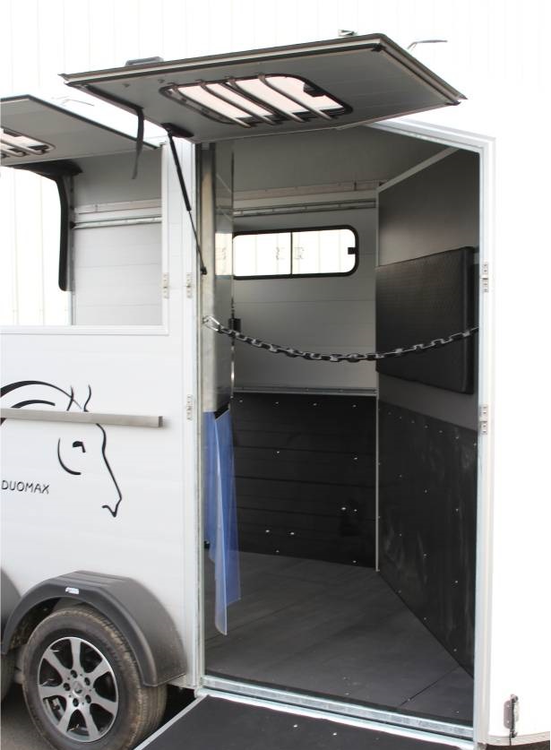 VAN DUOMAX CHEVAL LIBERTE
