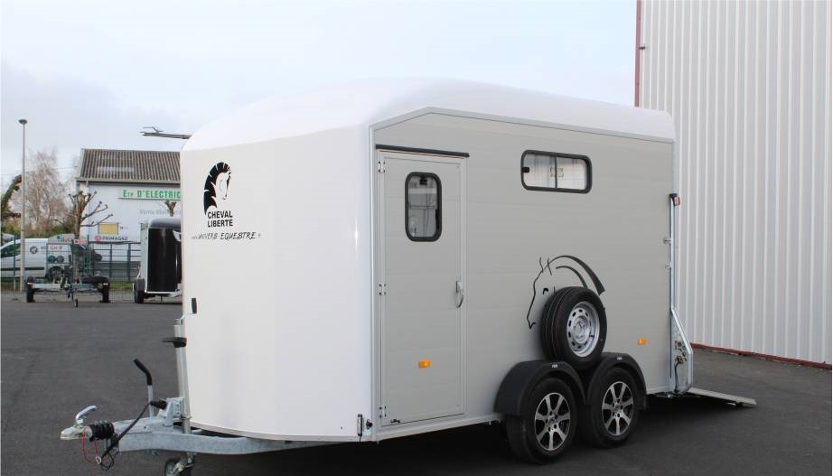 DUOMAX CHEVAL LIBERTE 2