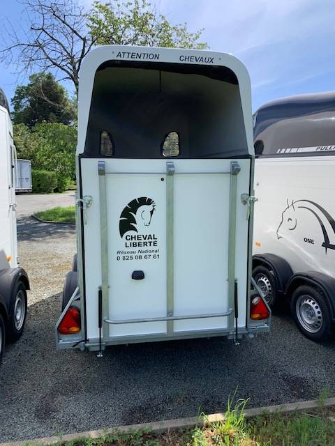 VAN 1.5 SERIE WHITE LINE