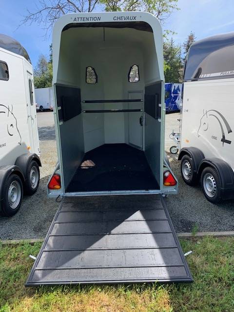 VAN 1.5 SERIE WHITE LINE